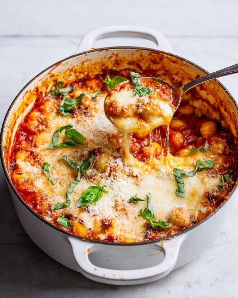 Cheesy Baked Gnocchi with Spicy Tomato Sauce Recipe